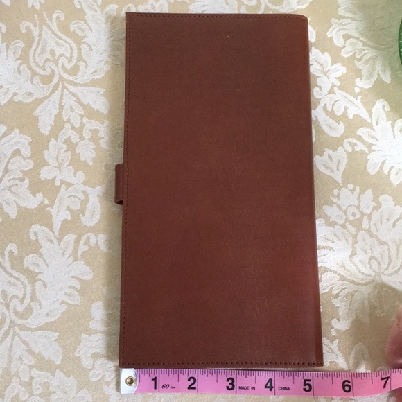 Faux leather brown men’s portfolio with chain link graphics - Picture 4 of 7